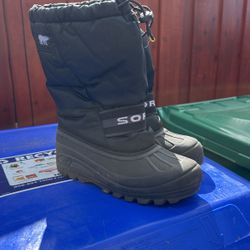 Sorel Snow Boot (Size 6)
