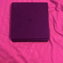PS4 Slim 