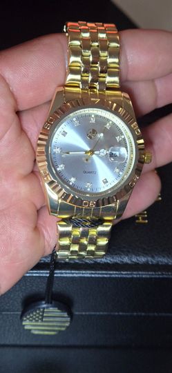 AJ High Quality  USA, Luxury Watch Gold tone.