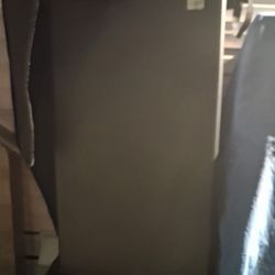 Mini Refrigerator  Avanti 