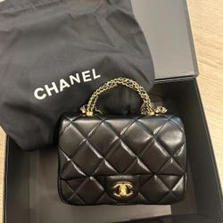Chanel women's black handbag