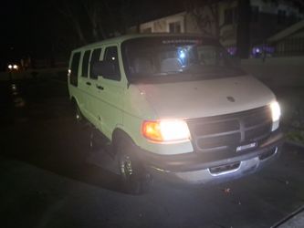 Dodge Ram Van 1500 El Kaptain XXL