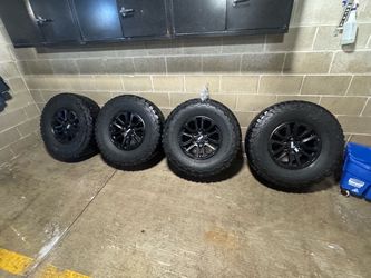 2024 Ford F150 Raptor Wheels and Tires