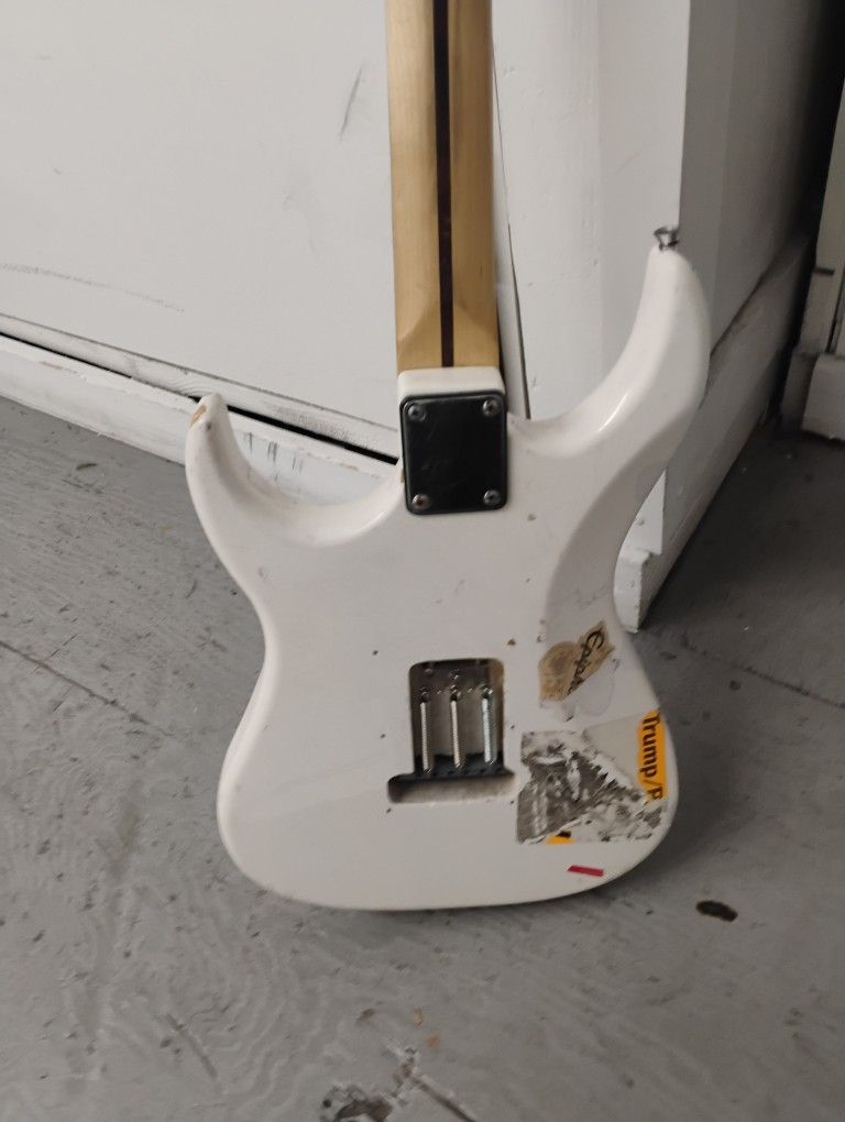White EOB FENDER Stratocaster ELECTRIC
