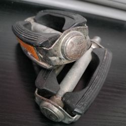 Vintage 70s Schwinn Bike Pedals 9/16