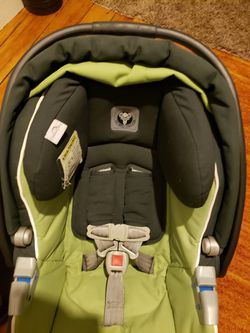 Peg perego new infant carrier w/tag paid 250.00 asking 100.