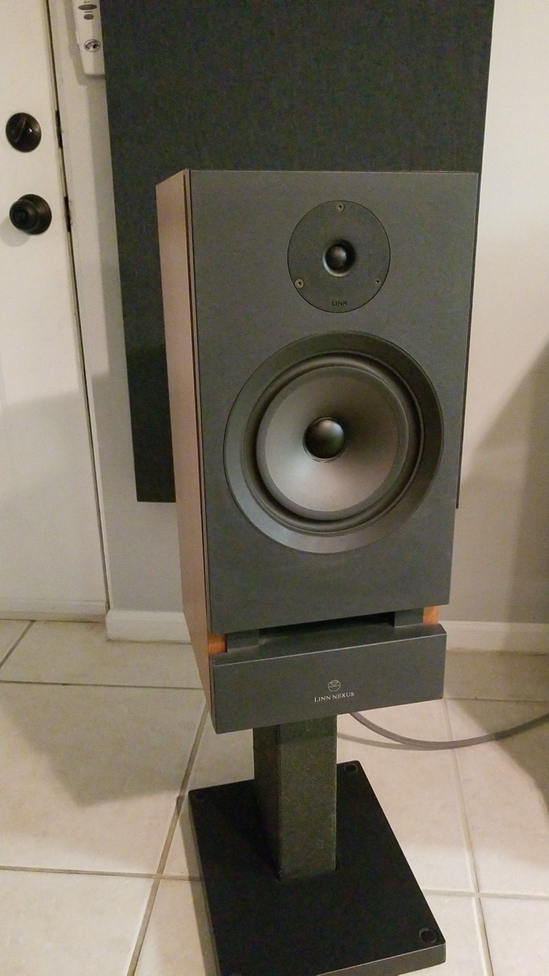 Very nice linn nexus ls 250 speakers
