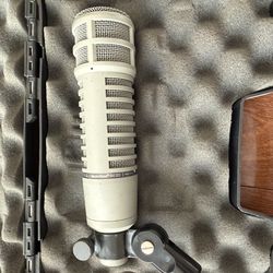 Electro voice RE 20 microphone