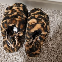 Ugg Slippers Size 6