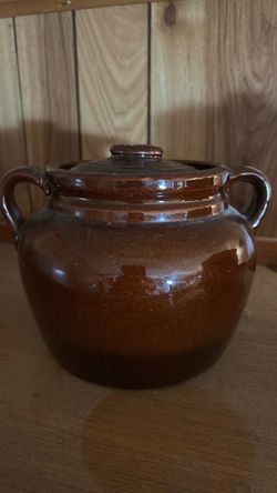 Stoneware bean pot - USA