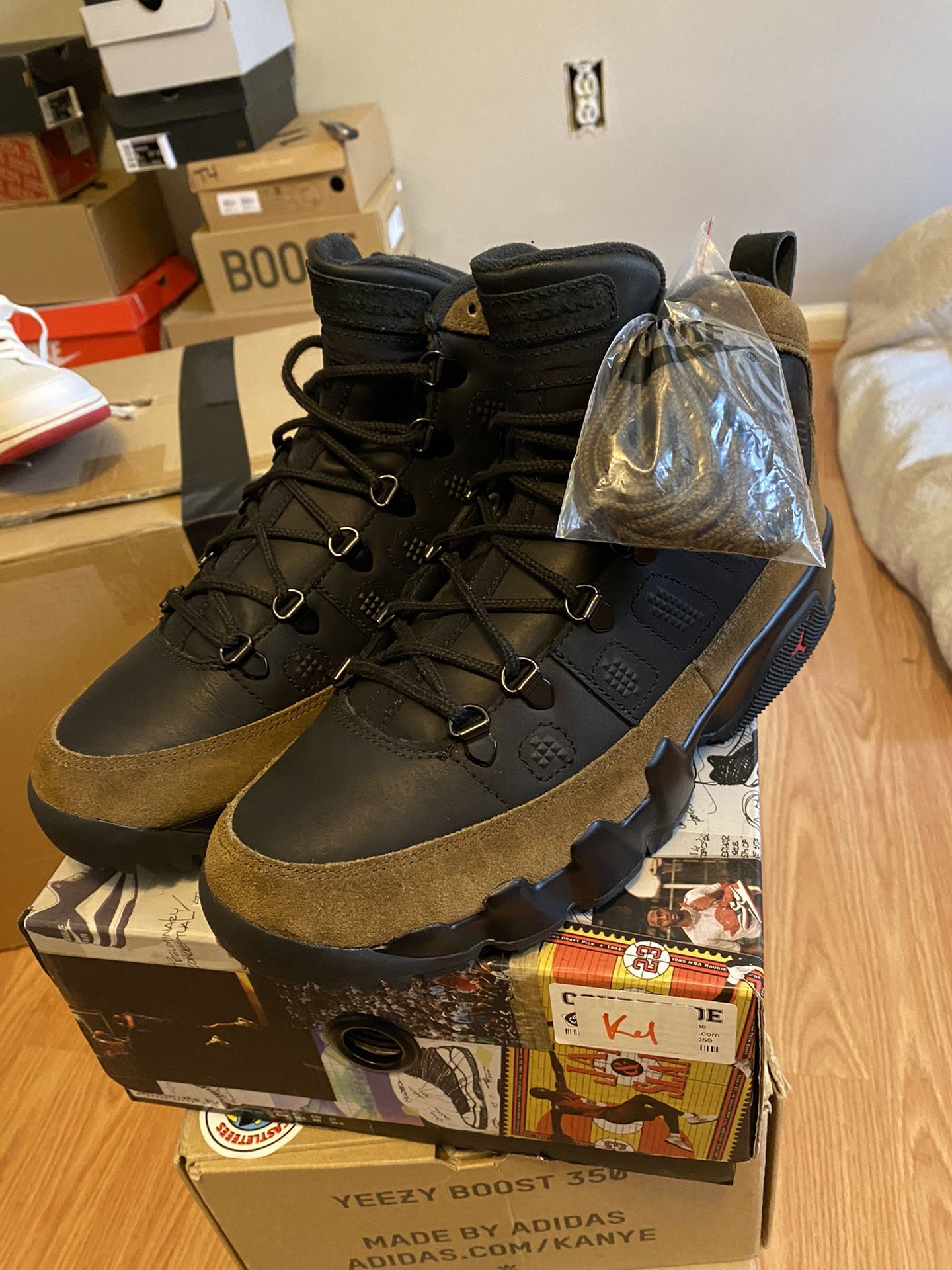 Jordan 9 Olive boot vnds size 9