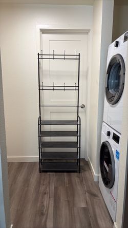 Shoe rack with hooks