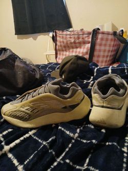 Yezzy 700 Fade Salt