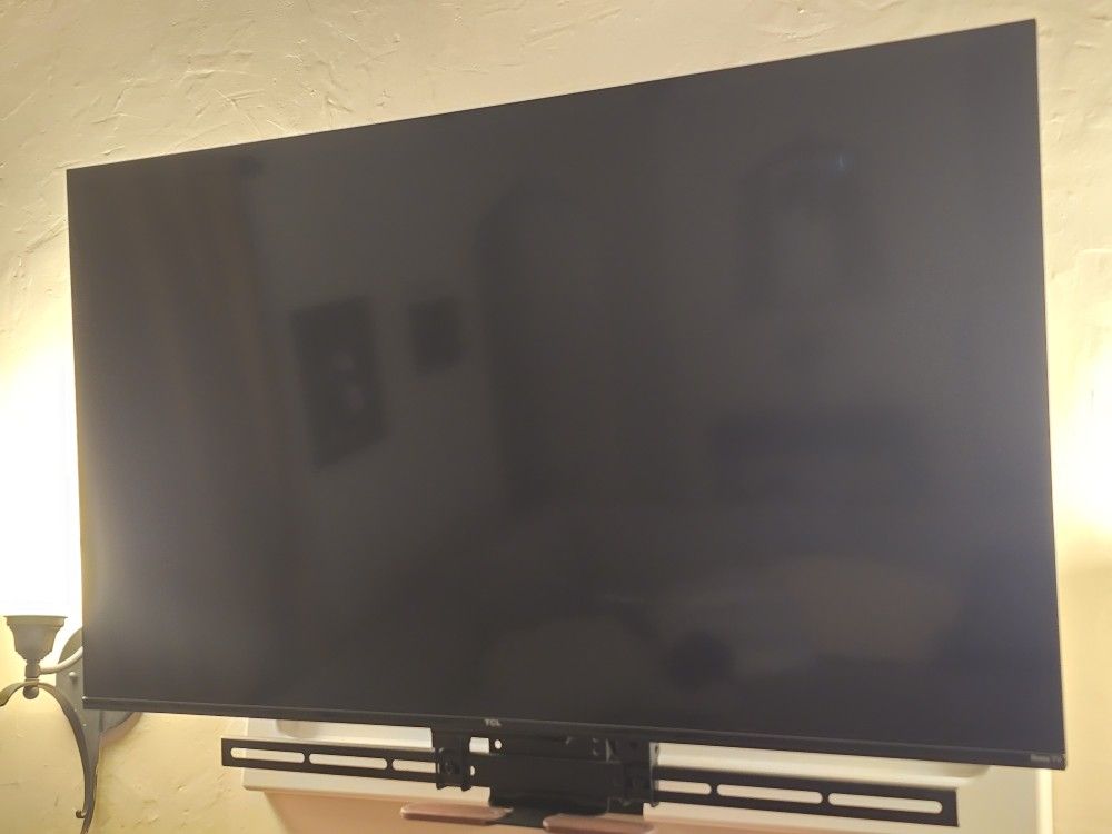 TCL 43" Class 4-Series 4K UHD HDR Smart Roku TV