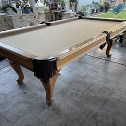 Pool Table 8ft ( Free Delivery & Set Up ) 