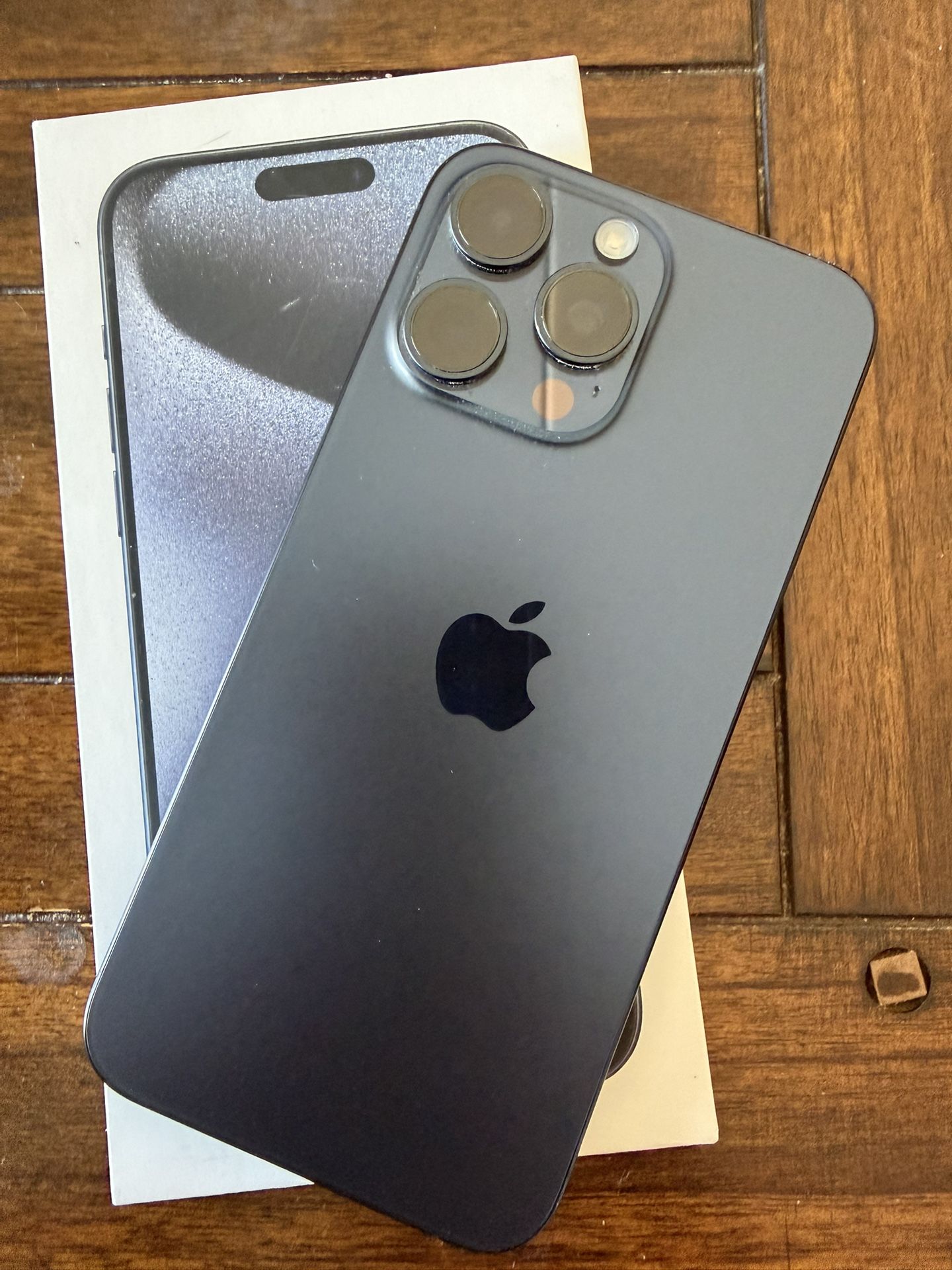 iPhone 15 Pro Max