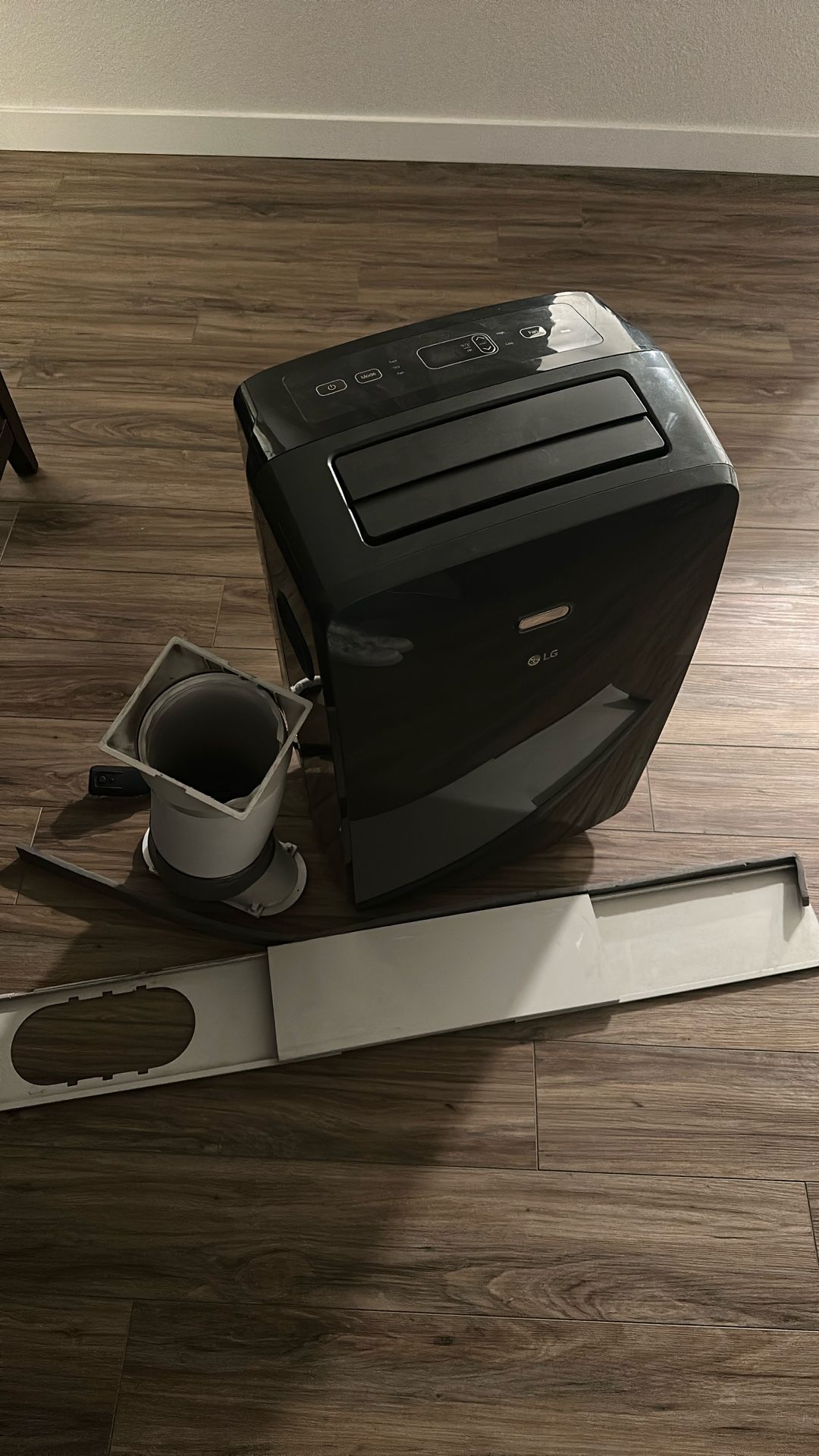 LG PORTABLE AIR CONDITIONER