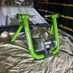 Kurt Kinetic Road Machine Folding Fluid Resistance Cycling Bike Trainer New ok