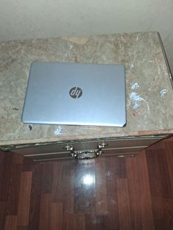 HP laptop model 14, missing part ⚠️BROKEN⚠️ color: sliver