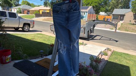 Good American Ripped Jeans