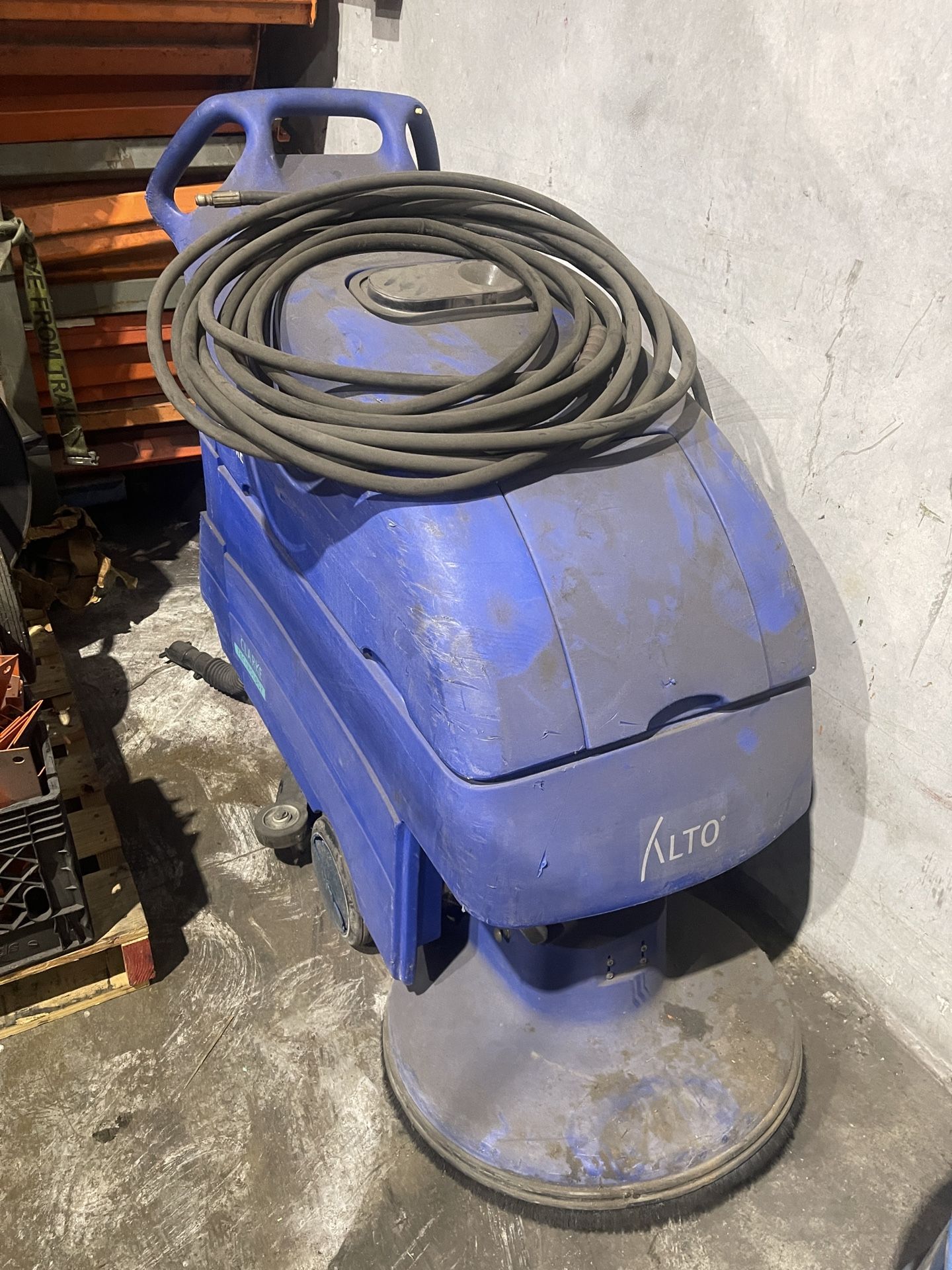 Clarke L20 automatic scrubber and floor cleaning