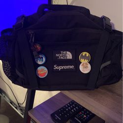 Fanny Pack North face Supreme Collab