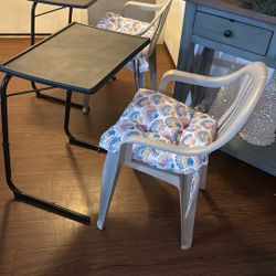 2 Chair With Pillows And Personally Table Perfect For Studying 