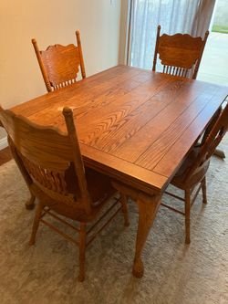 Solid Oak table & 4 Chairs