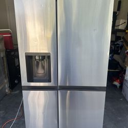 LG 23-cu ft Counter-Depth Side-by-Side Refrigerator