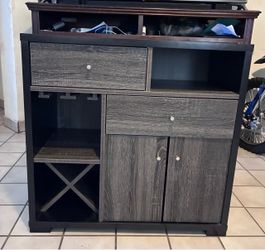 Wooden wine Cabinet