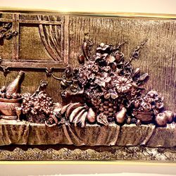 Beautiful decorative 3D wall art H13.5/5.5xL17.5/9.5 inch Lbs2.5 Framed composite resin / plastic sculpture in excellent like new condition  Item# 276