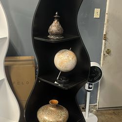 !! BEAUTIFUL CORNER STAND … I HAVE 2 BLACK AND 1 WHITE COLOR x $75 EACH OR $200 THOSE THREE !!