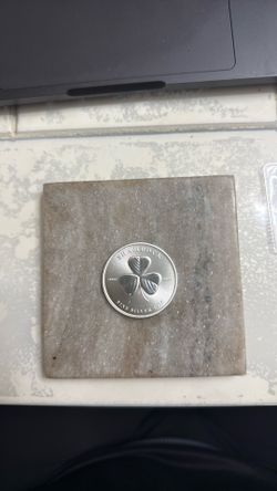 Collectible shamrock coin 1 ounce .9999 fine silver