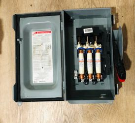 Square D 60A Heavy Duty Safety Switch Disconnect H362AWK w/ 40A Fuses -