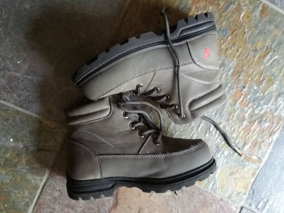 Boys boots size 12