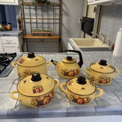 Aynsley orchard Gold Pattern Enamel Set