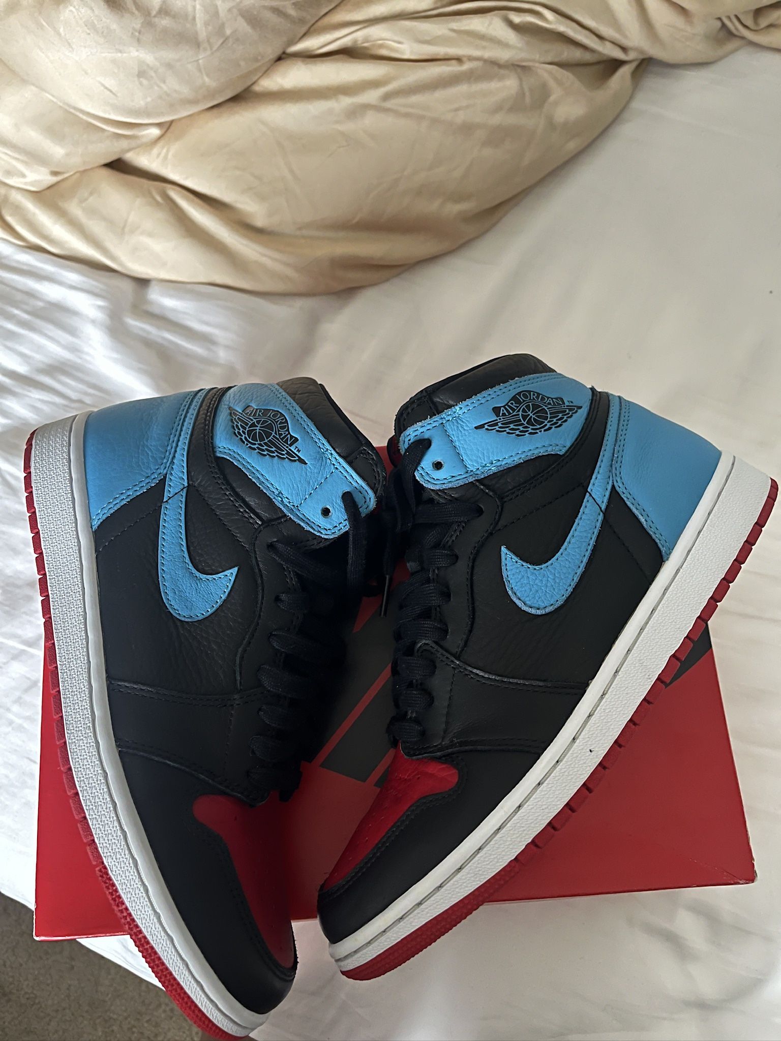 Air Jordan 1 High Retro OG Shoes