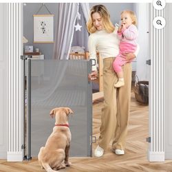 Retractable baby/pet Gate