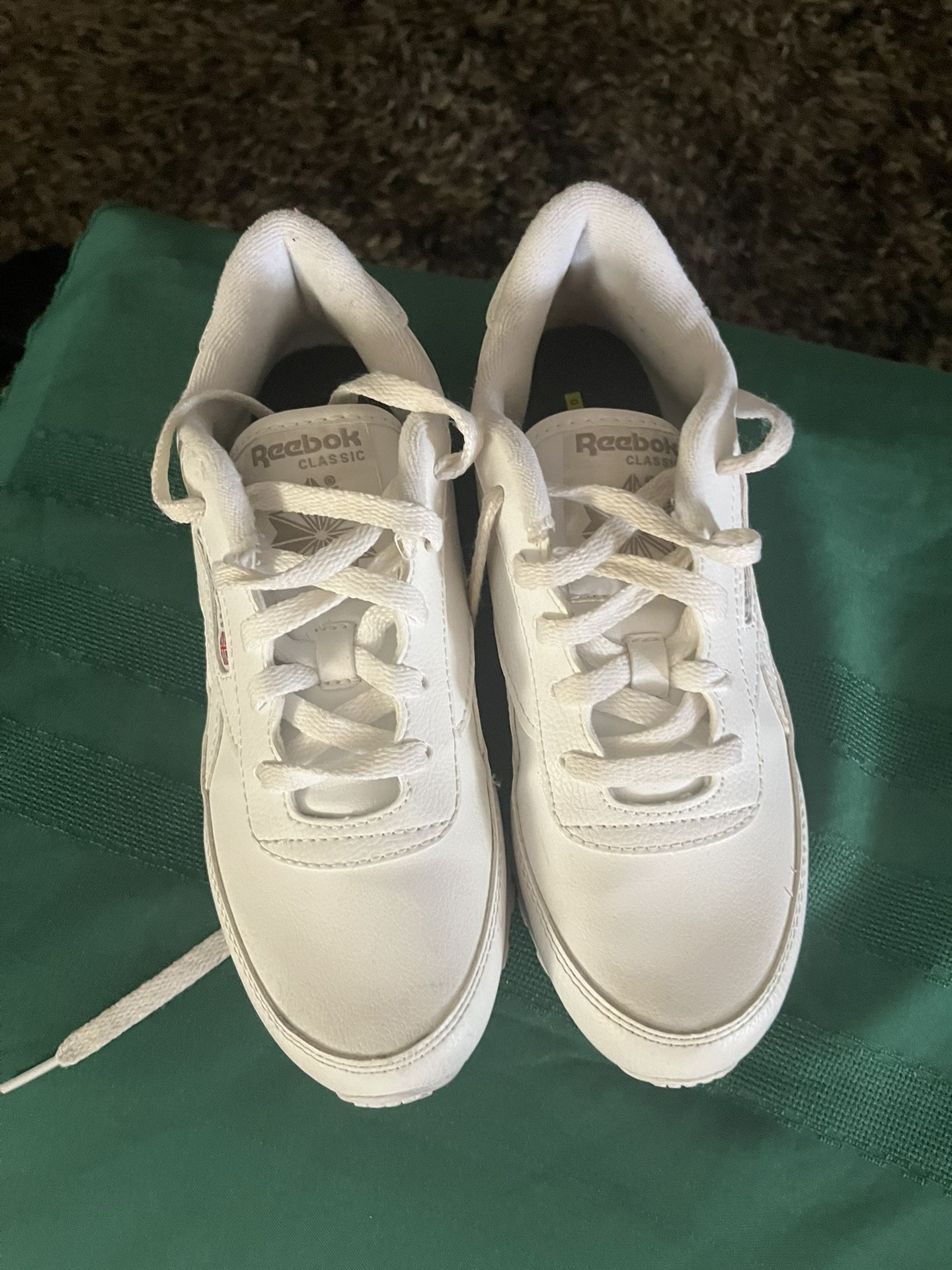 Reeboks Sneakers Size 6 1/2