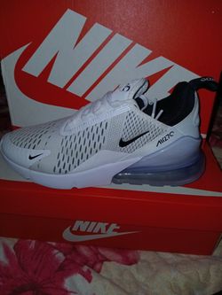 Nike Air 270 Size 8 Women 