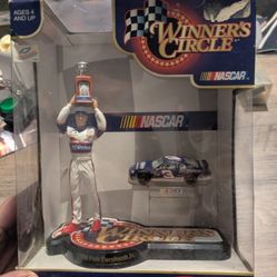 Hasbro Winners Circle Dale Earnhardt Figurine And Car
