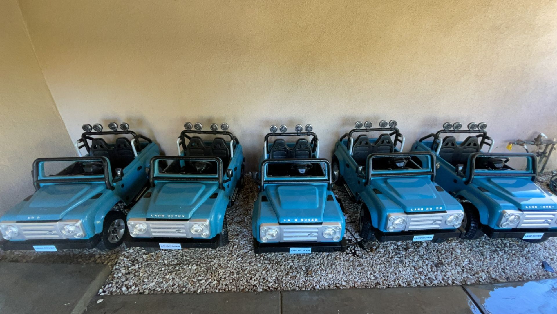 5 Huffy Land Rover Ride Ons W/ Chargers