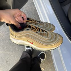 Women’s Nike Shoes Size 6.5Y