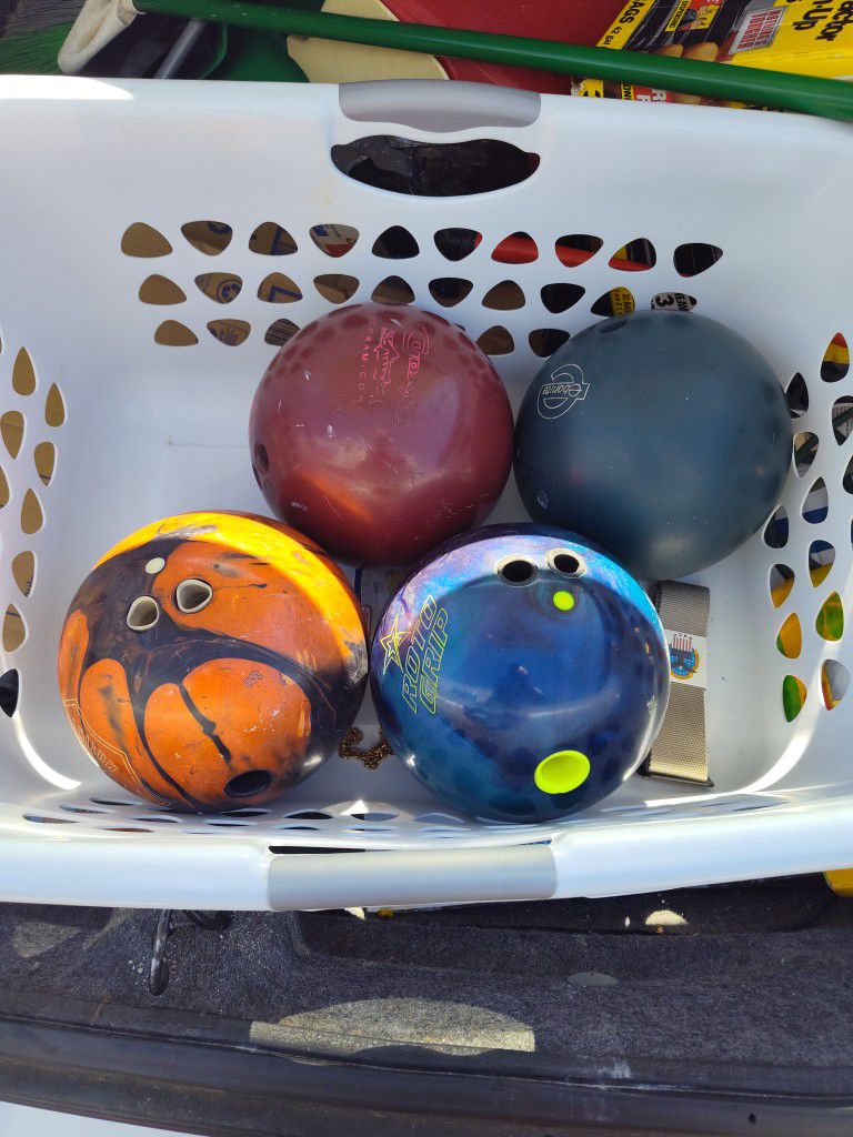 (4) Bowling balls 10lb-14 Ib 