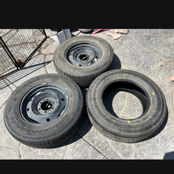 3 toyota Tacoma spare tires size 265/65/17 comes with 2 rims asking $100 each