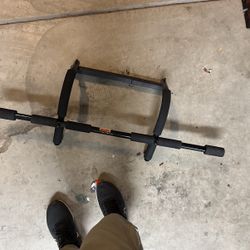 Pull Up Bar