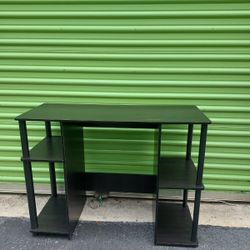 Black Desk