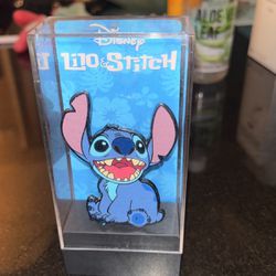 Disney Stainless Steel Pin Lilo and Stitch With Exclusive Display Case