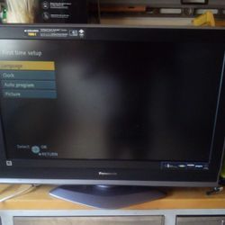 Panasonic 32" LCD Flat Screen Tv 