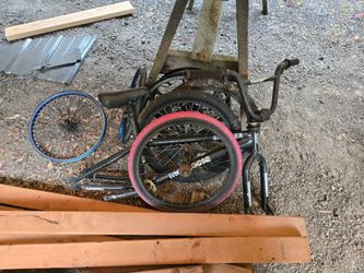 Pile o bmx parts